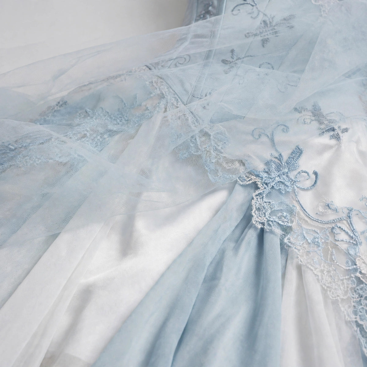 Close-up of the veil and skirt fabric