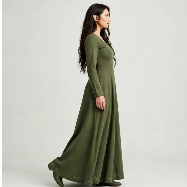 Side pose model shot